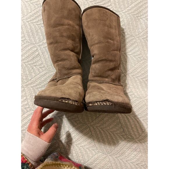 UGG Classic Sheep Skin Tall Dark Chocolate Brown Y2K Style Cozy Women’s 8 Boots - Picture 3 of 8